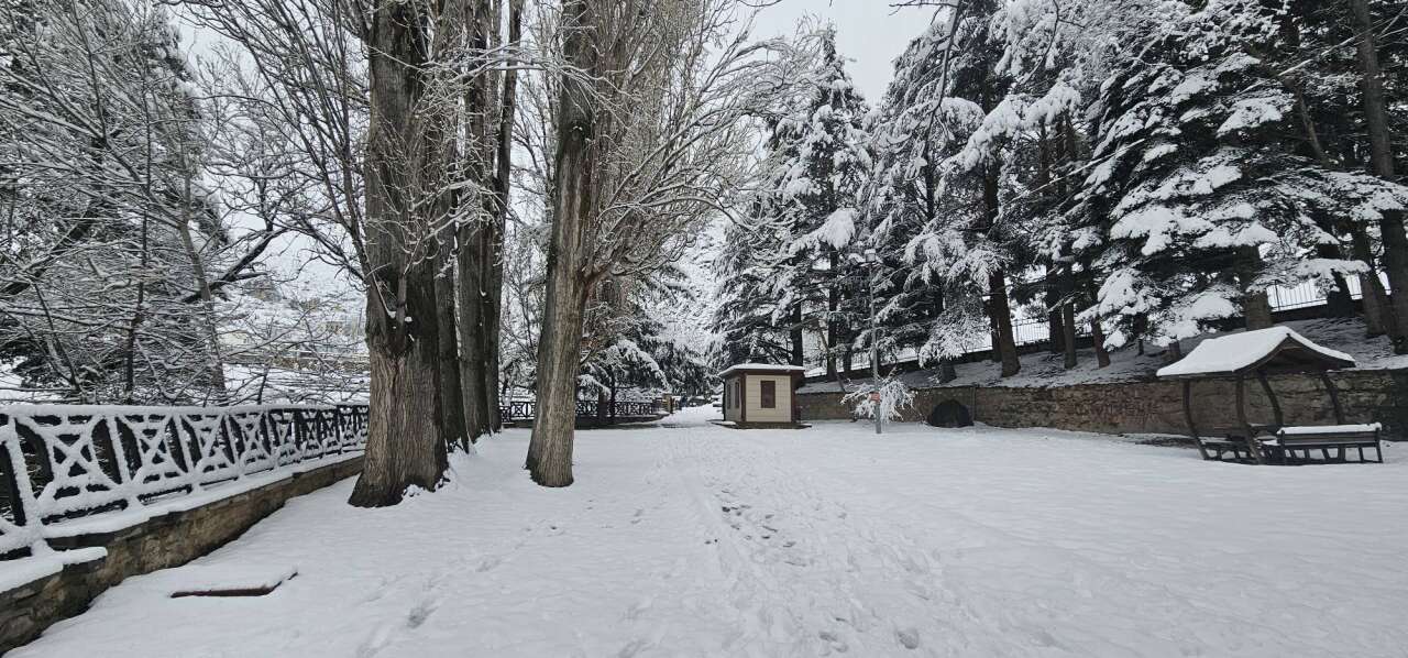 Konya’da kar kalınlığının 1 metreye yaklaştığı ilçe şölen sunuyor 35